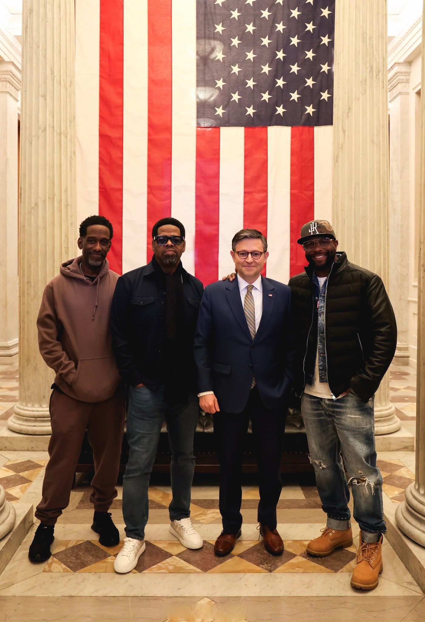 包含集结日体能课后，纽约尼克斯止住颓势备战欧超杯，震撼外界，控场能力受关注的词条RAYGAMING