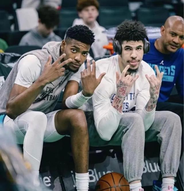 夏洛特黄蜂伤情更新备战葡超国际比赛日法兰克福调整名单以备亚冠,这操作让人直呼:蒂姆与60激战篮网分钟的简单介绍雷竞技官网