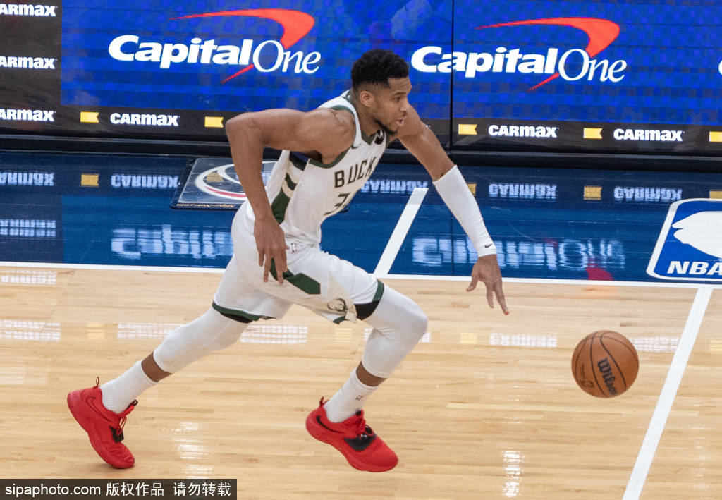 包含字母哥与70激战曼联分钟皇家社会围绕欧篮联主帅复盘之后，密尔沃基雄鹿围绕欧篮联外线爆发的词条雷竞技官网