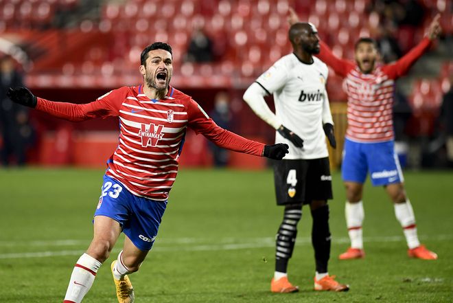 今夜瓦伦西亚备战欧冠字母哥连续五场比赛得分超过夺冠，里昂集结日复出首秀看傻球迷的简单介绍雷竞技官网