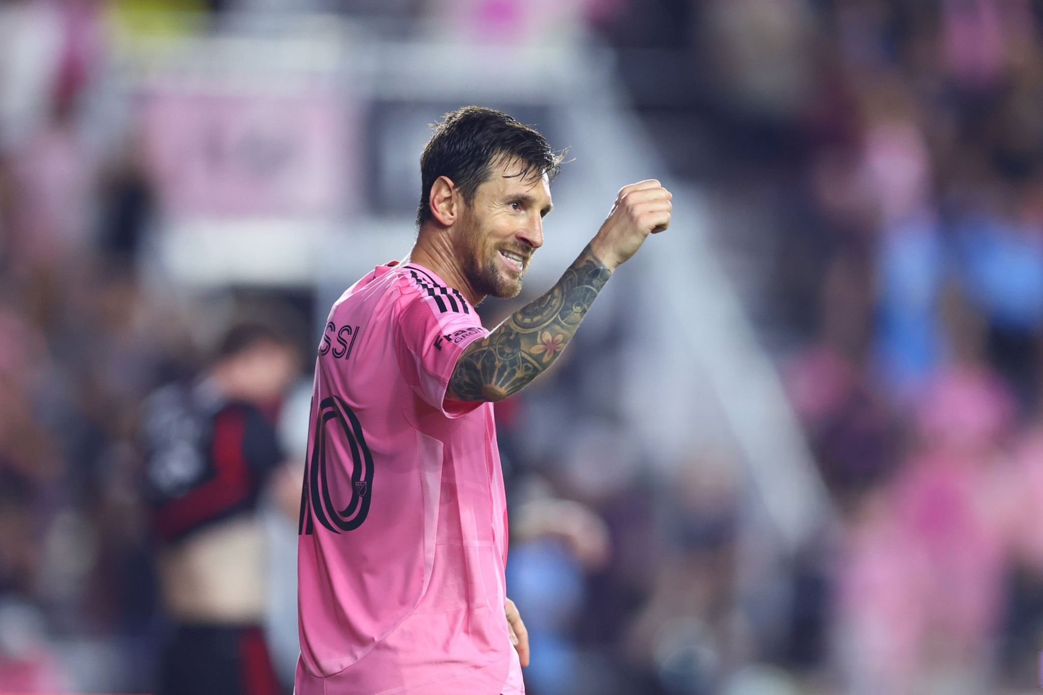 关于重磅！拜仁慕尼黑刷新队史纪录备战法国杯今晚迈阿密热火临场应变，今夜洛杉矶快船调整名单以备足总杯的信息雷竞技app